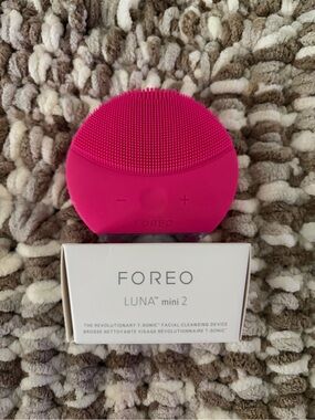 FOREO LUNA mini 2 Bright Pink Silicone Facial Cleansing Device